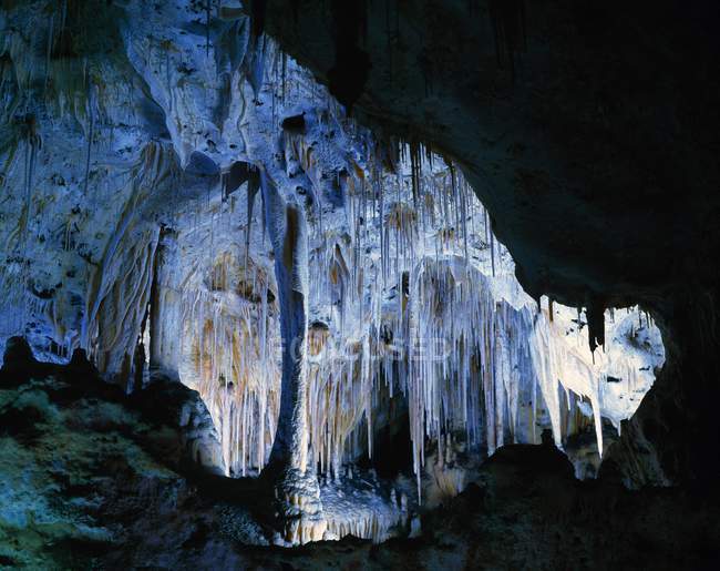 Перегляд всередині печери — стокове фото