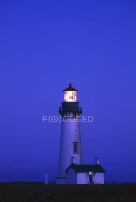 Yaquina Head Lighthouse At Dawn — Stock Photo