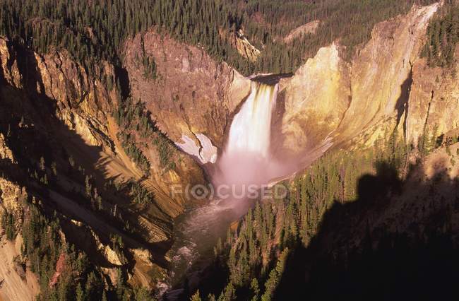 Верхній Yellowstone водоспад — стокове фото