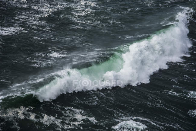 Wellenbrecher am Kap Falken — Stockfoto
