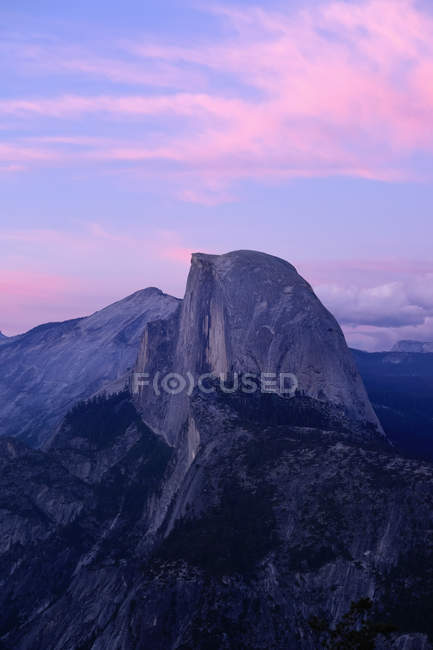 Sunset on Half Dome as seen from Glacier Point — Stock Photo