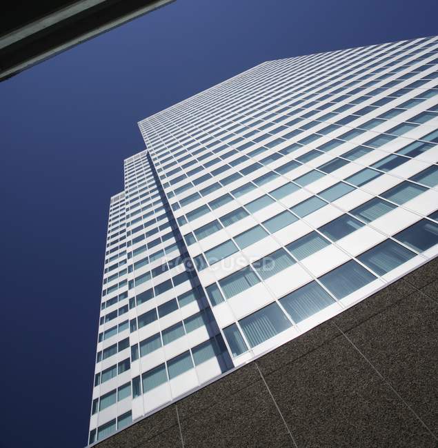 Low angle of Modern Skyscraper — Stock Photo