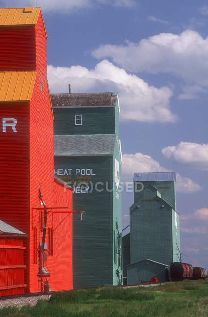 Elevatori per cereali prateria — Foto stock