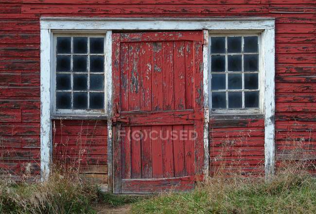 Weathered Barn with walls — Stock Photo