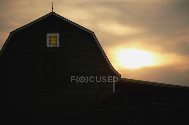Old wooden Barn At Sunrise — Stock Photo