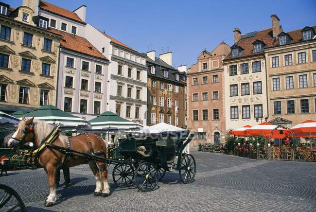Plaza del casco antiguo, Varsovia, Polonia - foto de stock