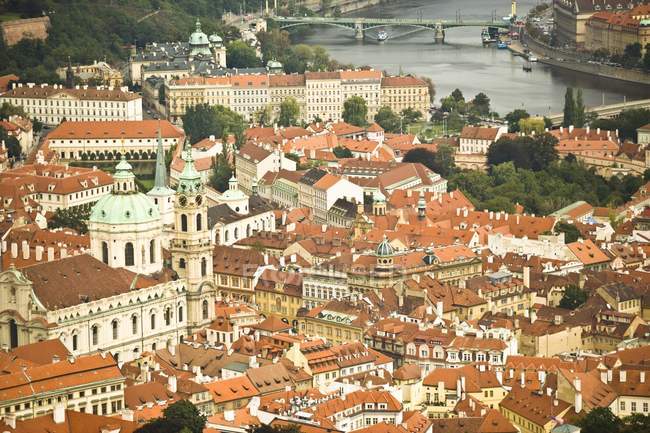 Vue au-dessus de la tour de guet Petrin, Prague — Photo de stock