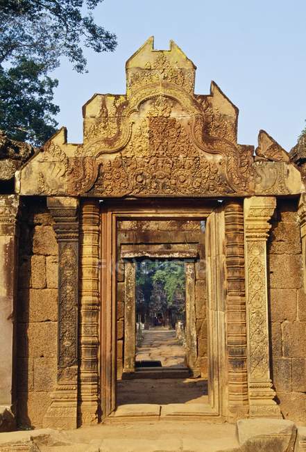 Templo de Bantaey Srei - foto de stock