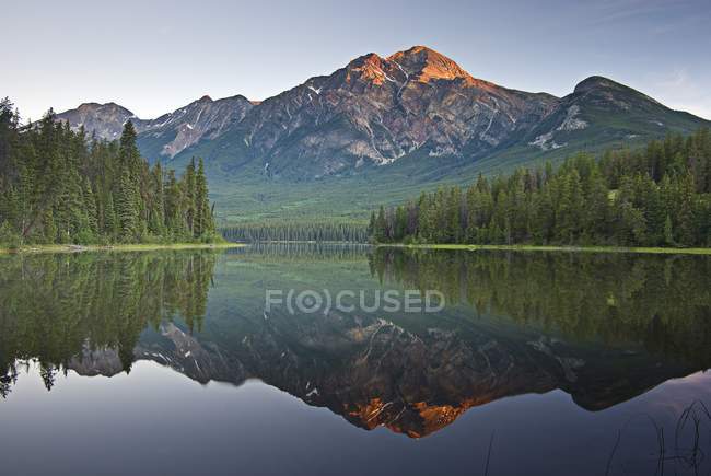 Mountain Reflection at Pyramid Mountain — Stock Photo