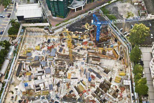 Centro de Construcción en Kuala Lumpura - foto de stock