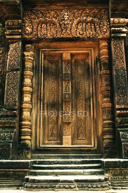 Doorway with decorative door — Stock Photo
