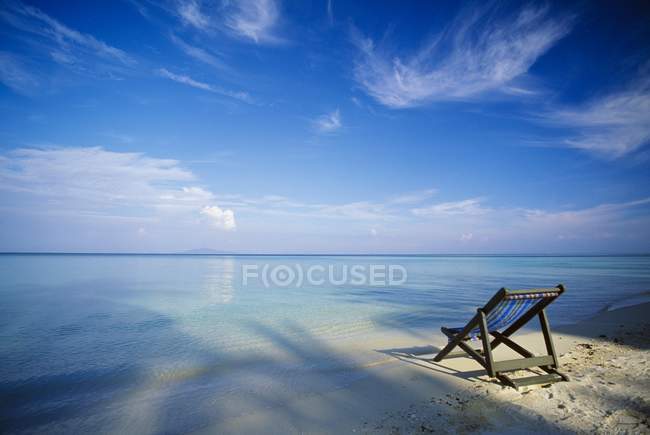Chair On Tropical Beach — Stock Photo