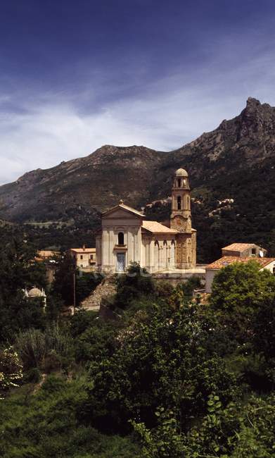 Каменная церковь в Корсике, Франция — стоковое фото