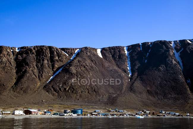 Pueblo esquimal en Nunavut - foto de stock
