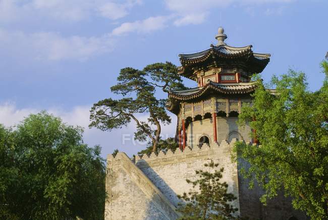 Пагода в летнем дворце в Бэйцзине — стоковое фото