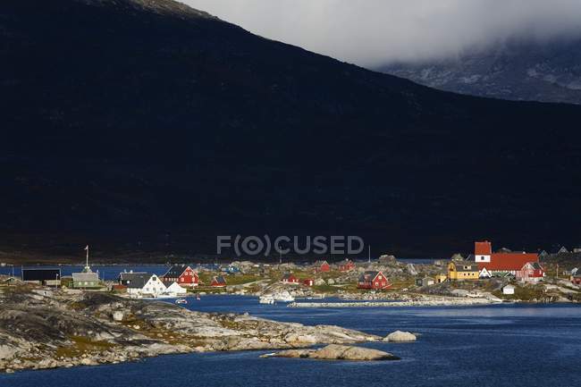 Puerto de Nanortalik, isla de Qoornoq - foto de stock