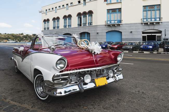 Boda cubana coche - foto de stock