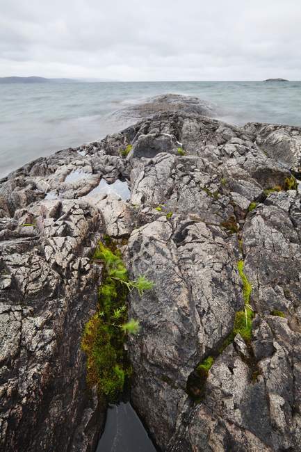 Rocky Shoreline Of Lake Superior — Stock Photo