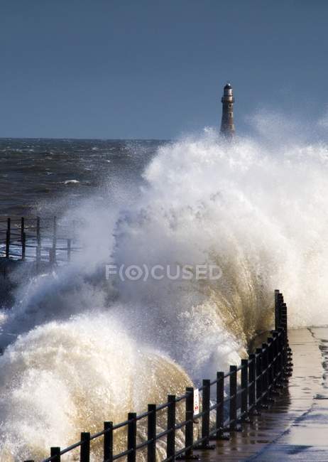 Waves Crashing By Lighthouse — Stock Photo