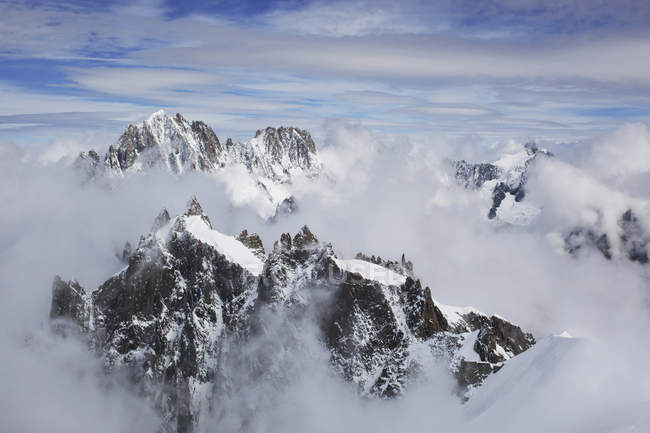 Snowy Mountain Range; Chamonix, França — Fotografia de Stock