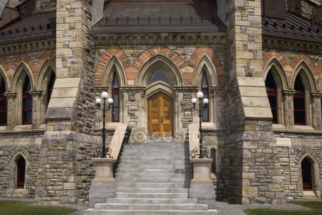 Biblioteca del Parlamento en Ottawa - foto de stock