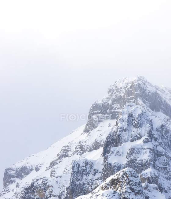 Montanha coberta de neve — Fotografia de Stock