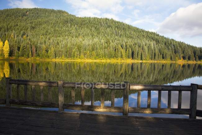 Vista panorámica del lago Trillium - foto de stock