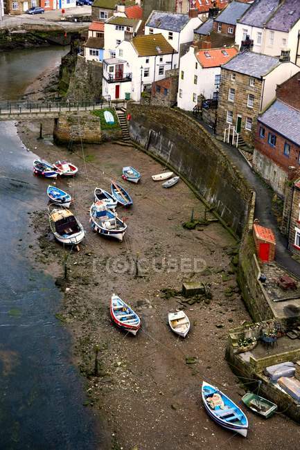 Boats Beached On Riverbank — Stock Photo
