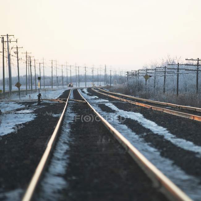 Glace le long des voies ferrées — Photo de stock