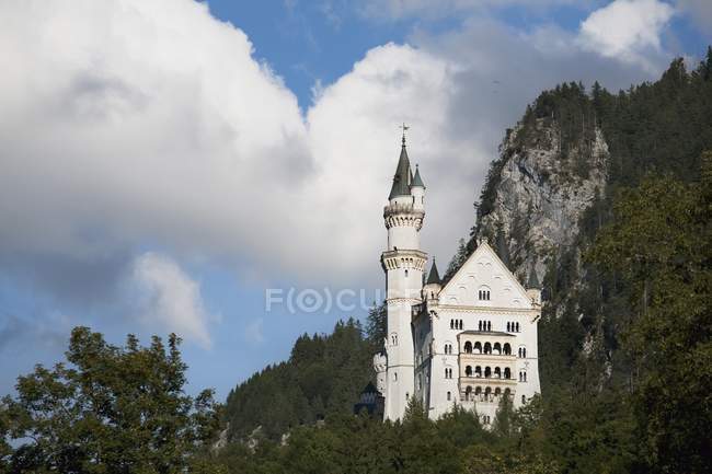 Burg am Berghang — Stockfoto