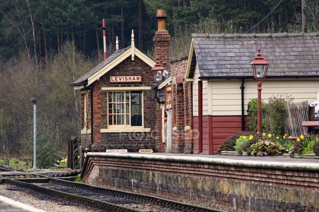Bahnhof in England — Stockfoto