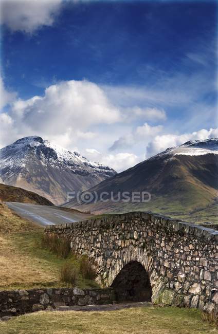 Stone Bridge In Mountain Landscape — Stock Photo