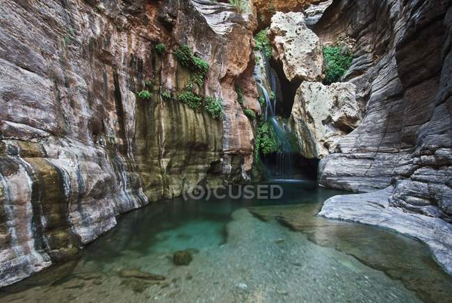 Waterfall And Pool, Elves Chasm — Stock Photo