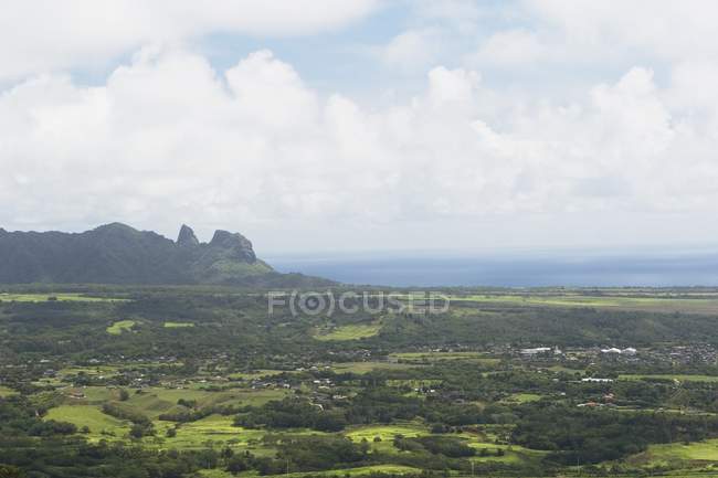 East Kauai avec géant endormi au loin — Photo de stock