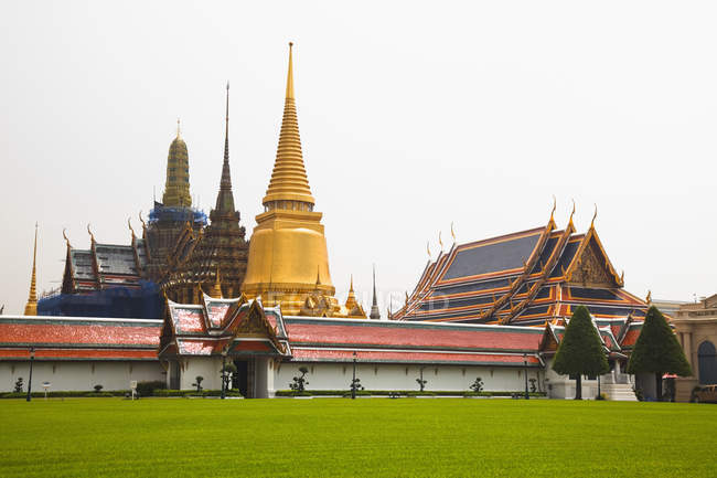 Большой дворец; Бангкок, Таиланд — стоковое фото