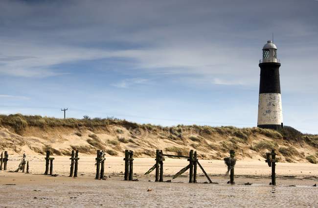 Leuchtturm am Meeresufer, humberside — Stockfoto