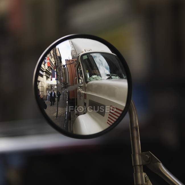 Espelho retrovisor do veículo — Fotografia de Stock