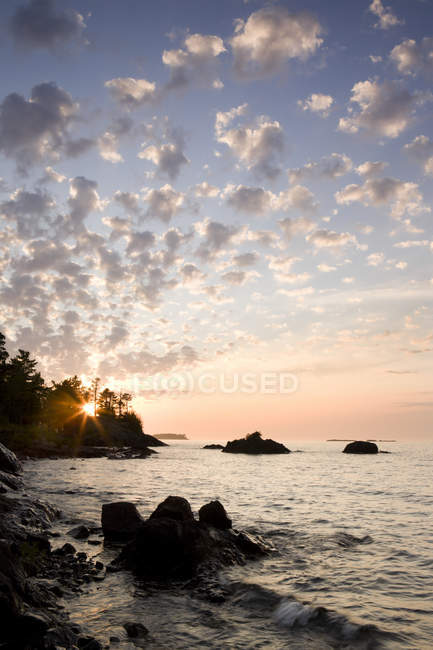 Pôr do sol nas praias do sul do Lago Superior — Fotografia de Stock
