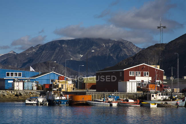 View of houses on shore — Stock Photo