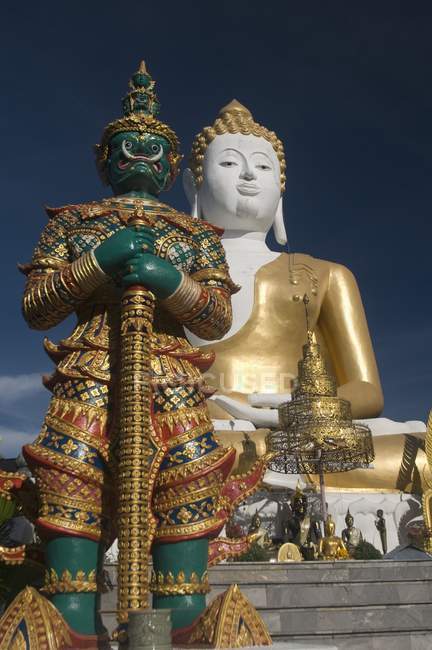 Statua Wat Doi Kham Temple — Foto stock