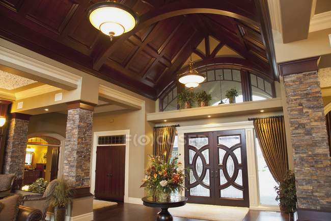 Vaulted Ceiling In Show Home — Stock Photo