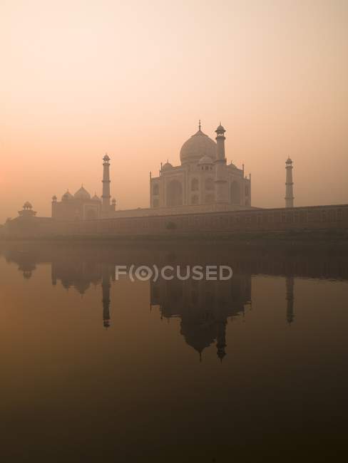Taj Mahal at sunset — Stock Photo