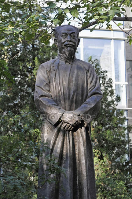 Статуя конфуцианства; Пекин — стоковое фото