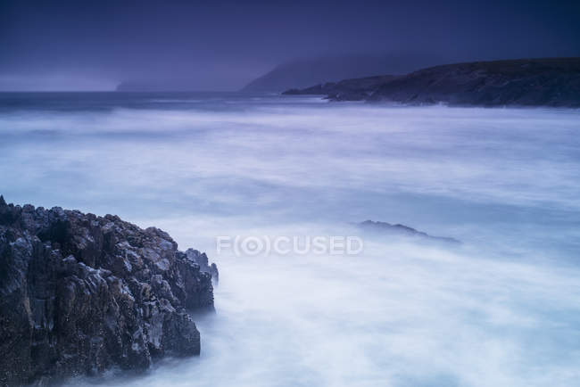 Stormy evening in st. Finan bay — Stock Photo