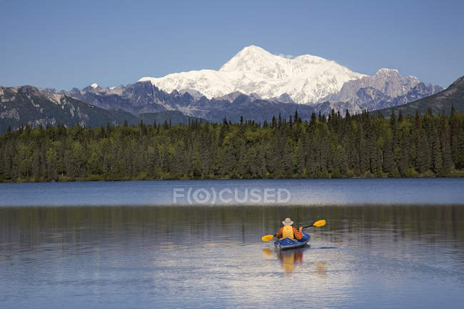 Kayak da paddle Klepper uomo — Foto stock
