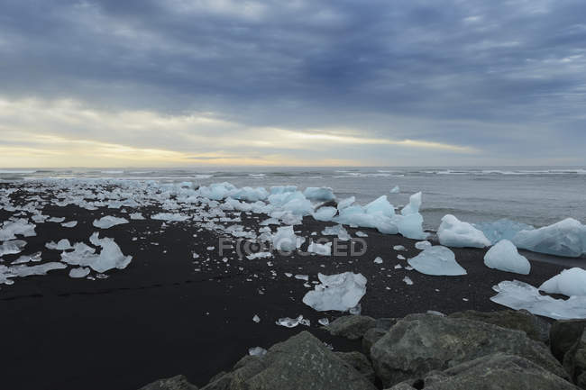 Lagune glaciaire ; Jokulsarlon, Austur-Skaftrafellssysla, Islande — Photo de stock