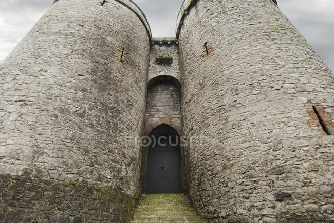 Two round towers — Stock Photo