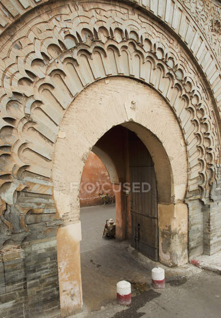 Decorative archwa in Marrakesh — Stock Photo