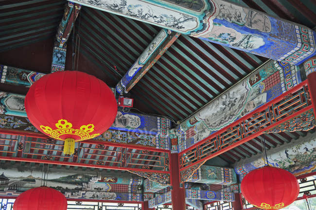 Lanternes chinoises rouges — Photo de stock