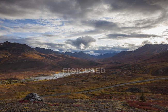 Dempster highway and klondike valley — Stock Photo